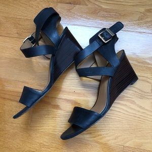 Nine West black & brown wedges